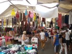 Kusadasi le marché des vêtements {JPEG}